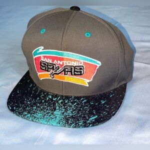 Mitchell & Ness San Antonio Hardwood Classics paint splatter snap back cap